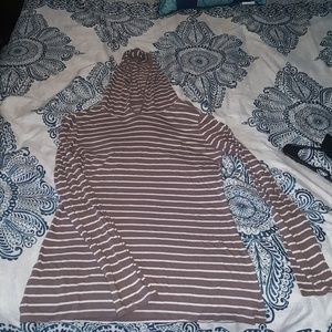 Woman's long sleeve GapBody top